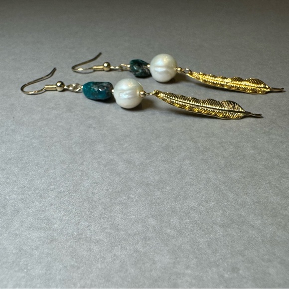 Turquoise & Cultured Pearl feather Fish hook earrings - Picture 6 of 6